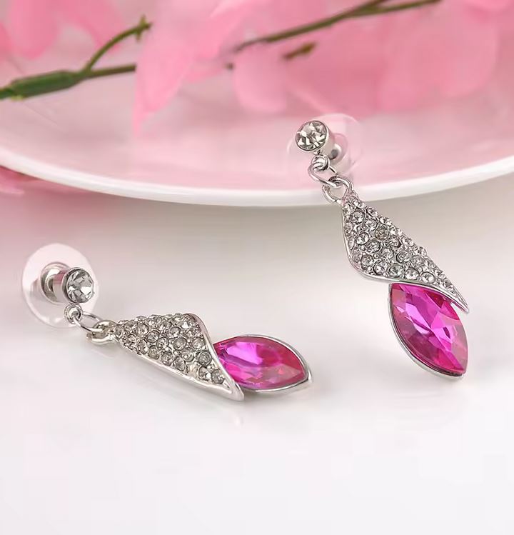 Ohrhänger in Tropfenform